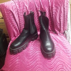 Truffle  Wide Fit Chunky Minimal Chelsea Boots In Black Faux Leather

