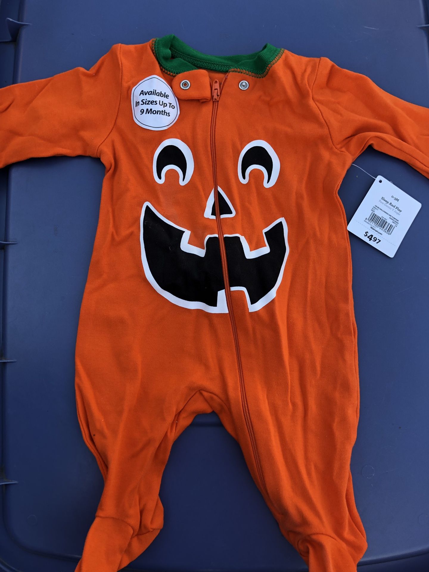 Baby pumpkin body suit