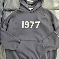 1977 Essential Hoodie 