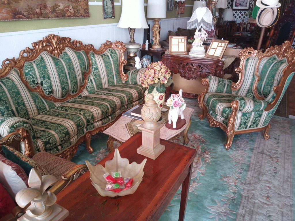 Going out of business, Luxurious and Beautiful Antique Furniture on sale