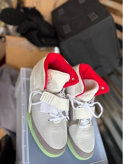 Nike Air Yeezy 2 NRG "Pure Platinum" (Style Code: 508214-010).