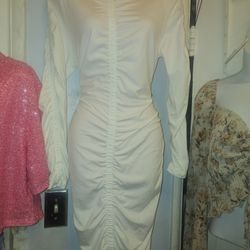 BEAUTIFUL NWT STRETCHY WHITE DRESS :