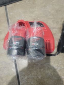 BRAND NEW MILWAUKEE M12 STARTER KIT