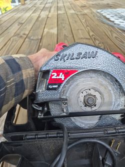 Skill saw with case runs great