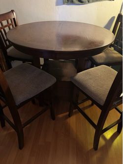 Round Dinning Table