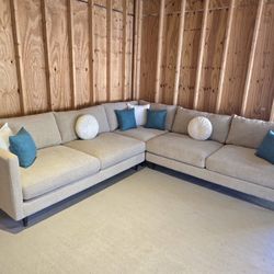 GORGEOUS SECTIONAL 