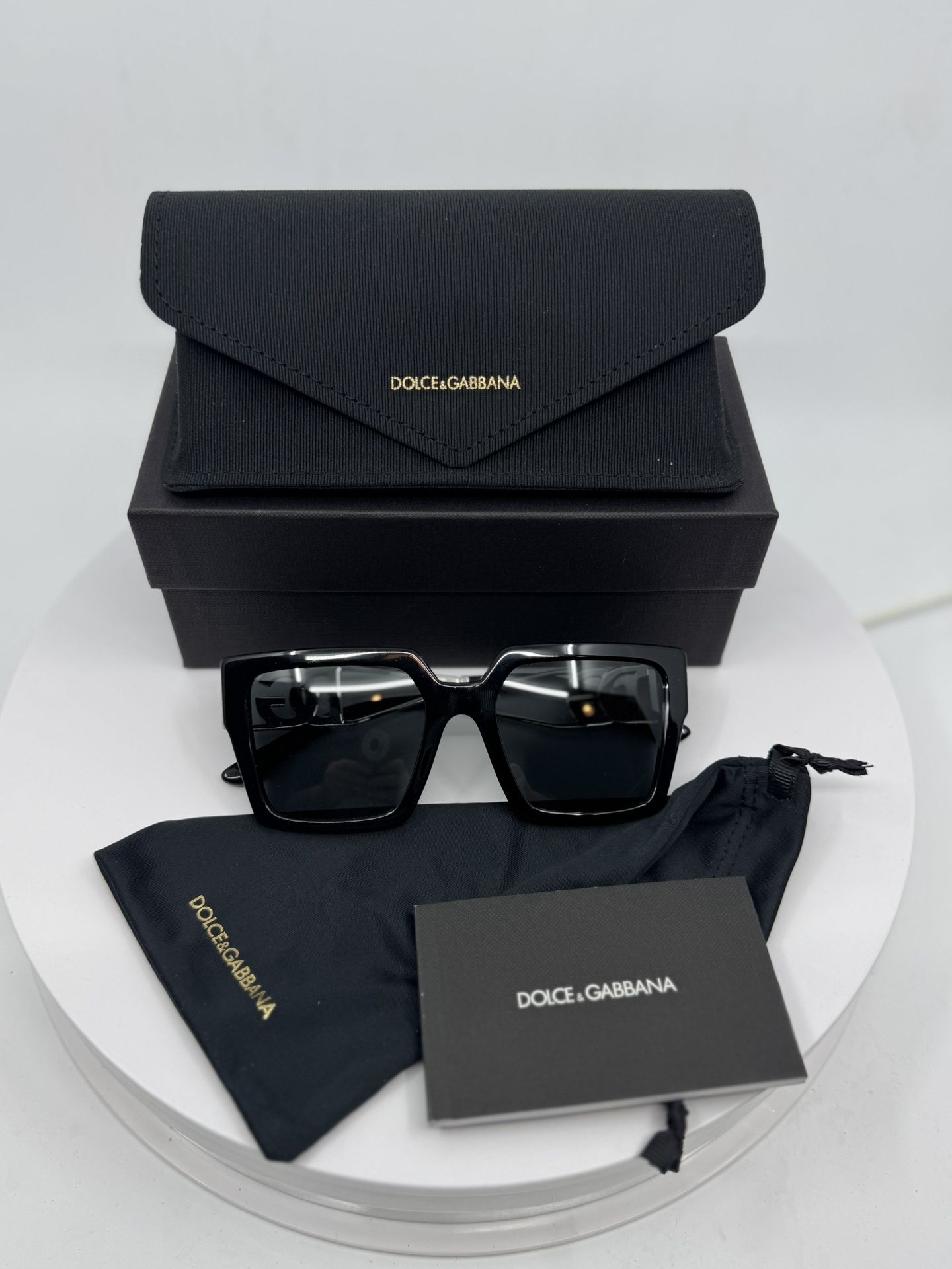 Dolce & Gabbana Black Diva Square Oversized Frame Sunglasses  display picture 2