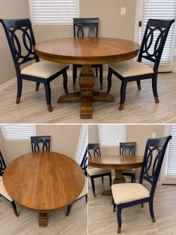 Round Pedestal Dining Table with 4 Chairs