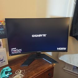 M32qc Moniter 165hz 