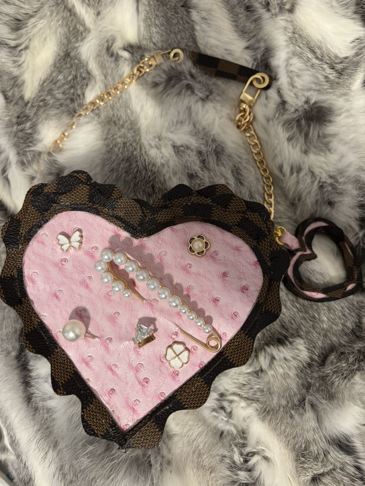 🤎💖Custom “Ruffled Heart” Handbag With Matching Key Chain/Purse Charm