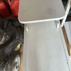 2 Small End Tables 