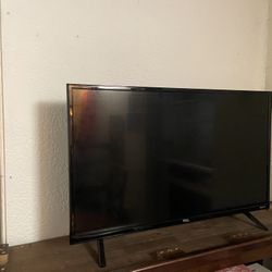 32 TCL smart Tv W/Roku 