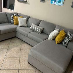 Large Sectional Couch With Reversible Chaise From Living Spaces 