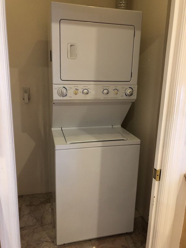 Frigidaire White Stackable Washer Dryer Combo for Sale in Fort