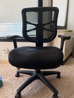 Black Mesh Back Office Chair with Armrests