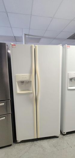 Frigidaire Side‑by‑Side Fridge – Ice & Water, White, Clean