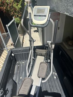 Precor Elliptical ā Commercial Grade ā $250 Delivered