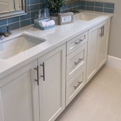 83in Wellborn Bathroom Cabinet With Soft Close Drawers