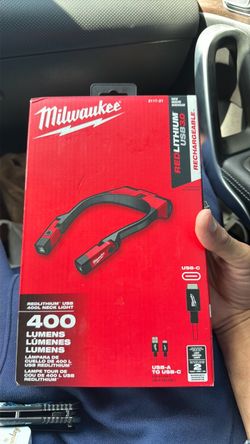 Milwaukee RedLithium USB 400L Neck Light