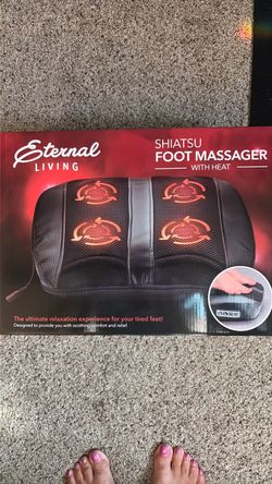 Shiatsu foot massager with heat