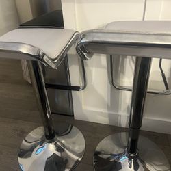 White Bar Stools 
