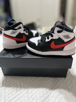 Jordan 1 mid For Toddler Authentic!