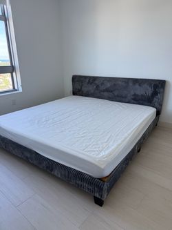 KING SIZE Bed + Mattress