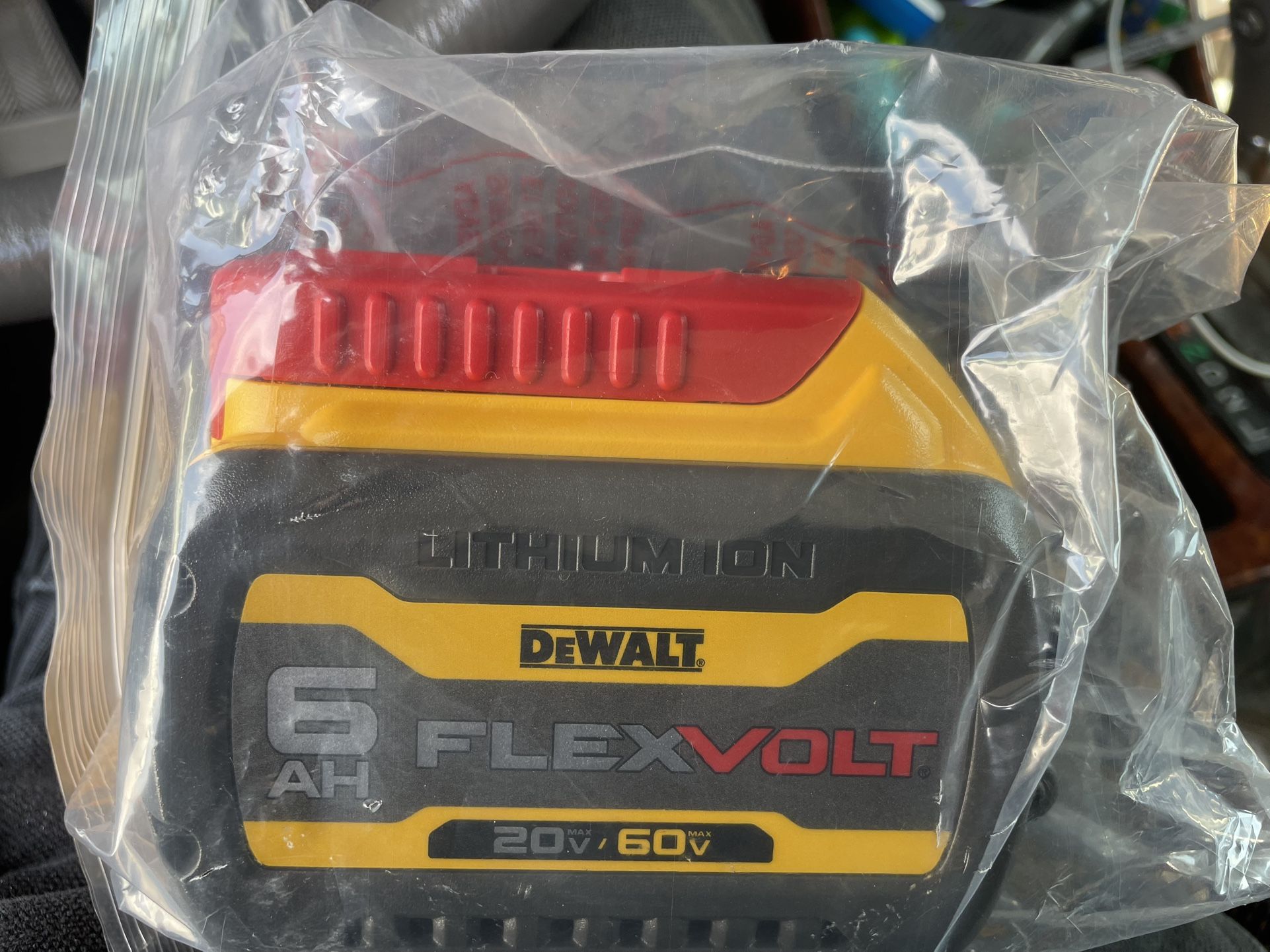Brands New Dewalt Flex volt 6amp.