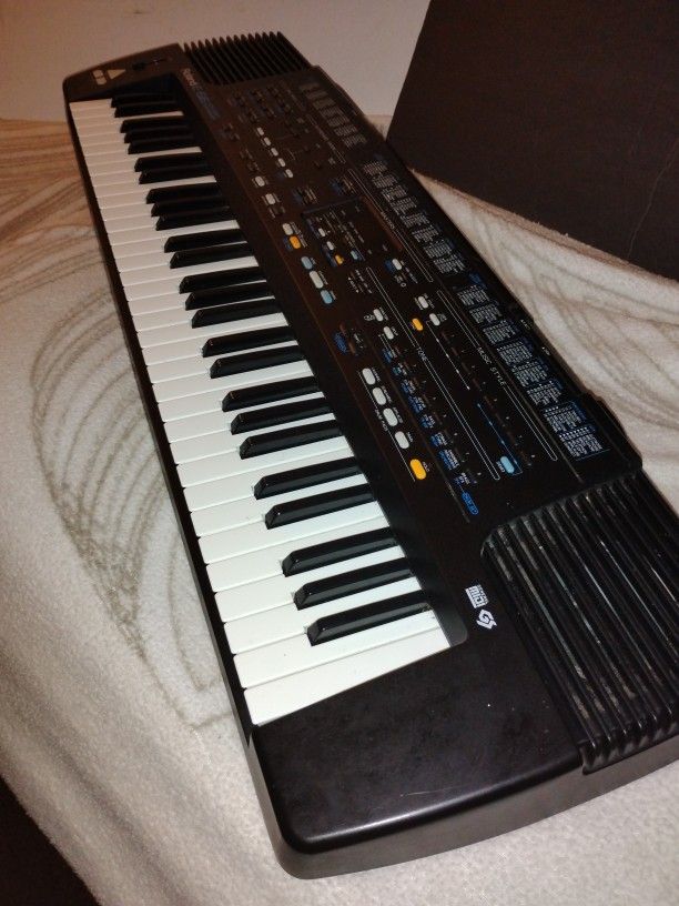 Roland E-66 Synthesizer Keyboard