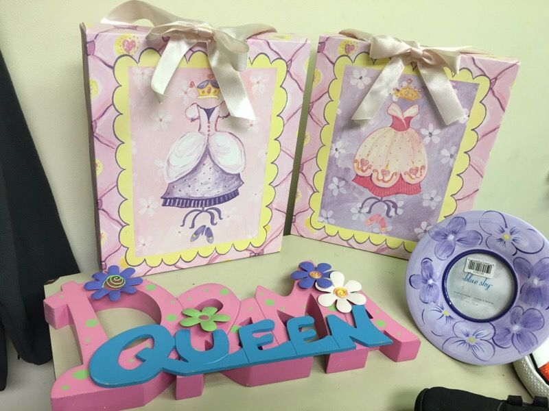 Girls room decor lot