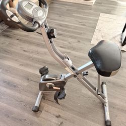 Stationary exercise bike