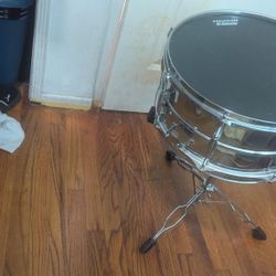 Ludwig 14" Snare Drum with Stand & Aquarian Head