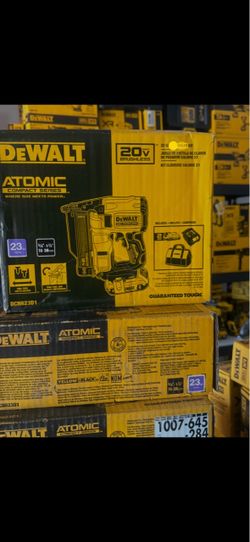 DeWalt Atomic 20V Brushless 23-Gauge Pin Nailer Kit