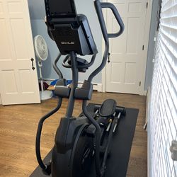 SOLE Elliptical Machine- Perfect Condition 