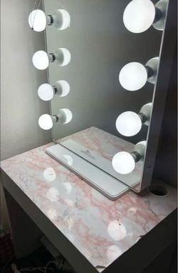 Hollywood Vanity Mirror with LED Bulbs