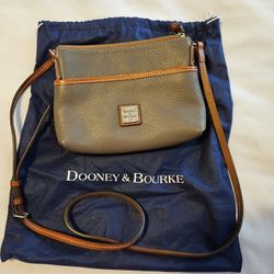 Dooney & Bourke Crossbody Purse /bags Beige Medium Size 