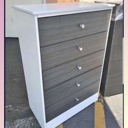 5 drawers dresser / Five drawers dresser