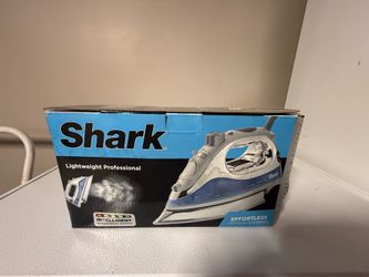 Shark lightweight professional steam iron