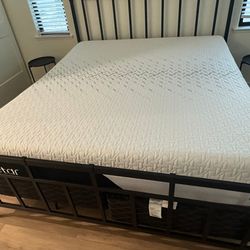 Like New Nectar Classic Hybrid King Mattress