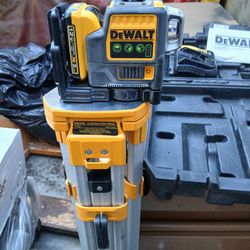 DeWalt Laser Level With tripod