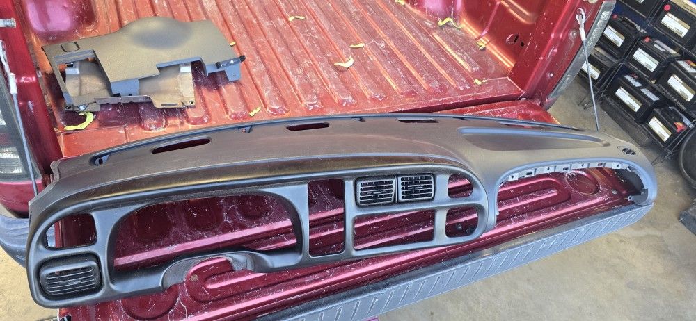 98-02 Ram Dashboard And Bezzle