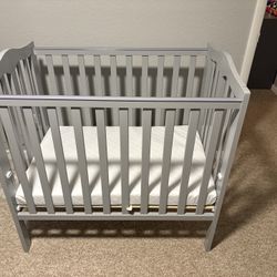 Dream On Me Mini Crib With Mattress 