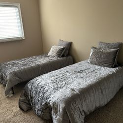 Twin Beds 