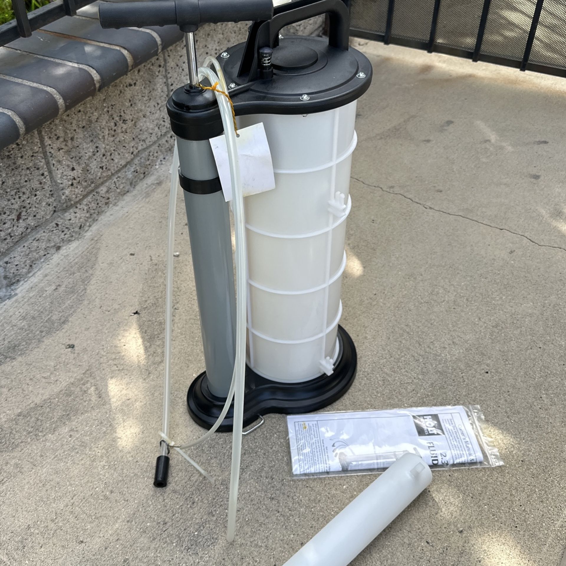 Holt 2.3 Gallon Manual Fluid Extractor for Sale in West Covina, CA OfferUp