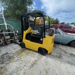 Forklift 