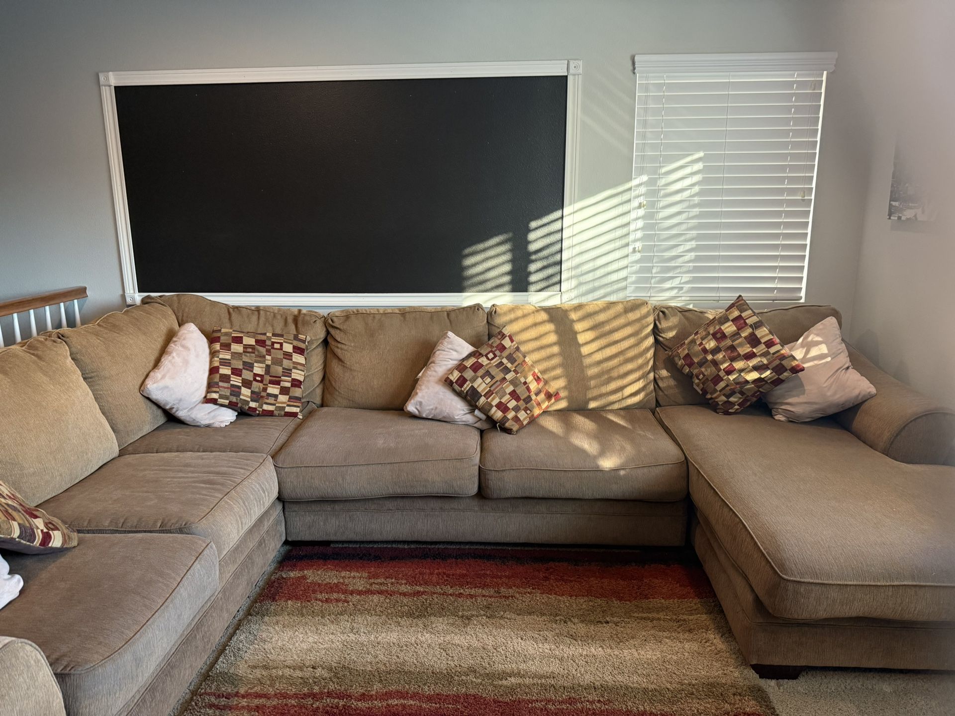 Sectional Couch With Chaise