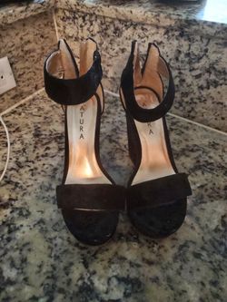 Women's Size 7 Aura Velvet Elegant Heels