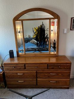 80’s Oak Dresser
