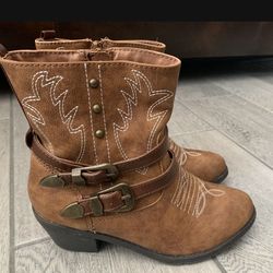 Brown Boots Size 4