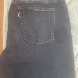 Levi jeans (women’s)